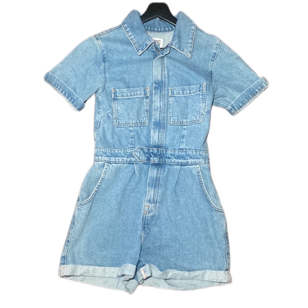 BDG URBAN OUTFITTERS LIGHT WASH DENIM ZIP-UP SHORT COVERALL